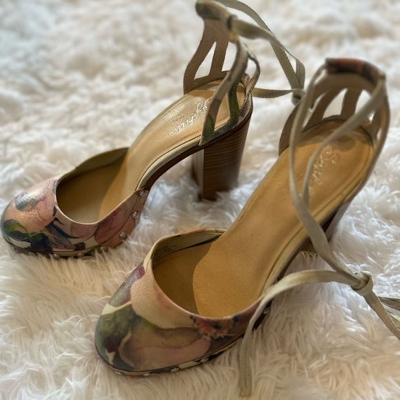 💜Seychelles Drift Floral Leather Lace-up, Studded Round Toe, Block heel💜 - Picture 5 of 5